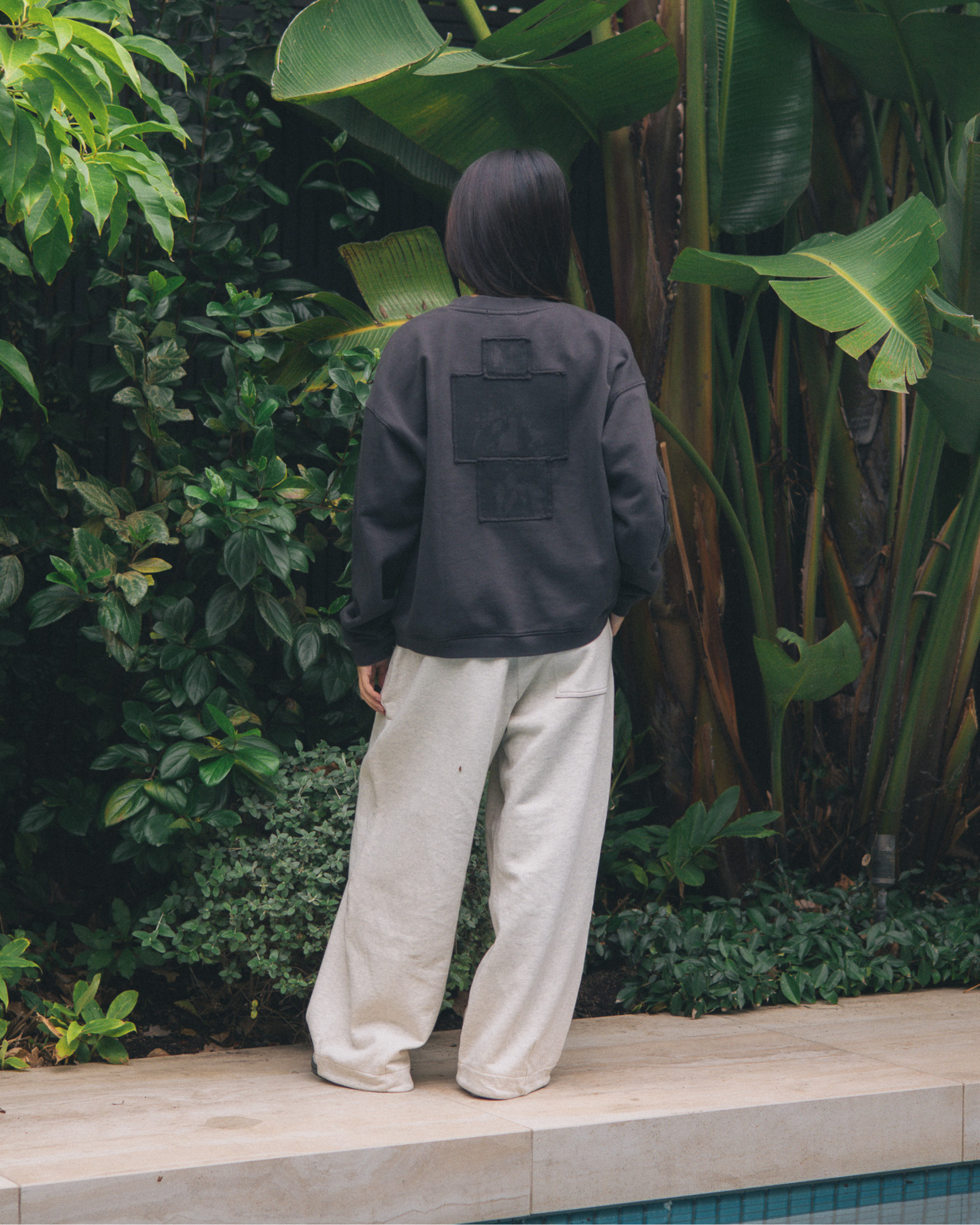 PATCH CREWNECK - WASHED BLACK